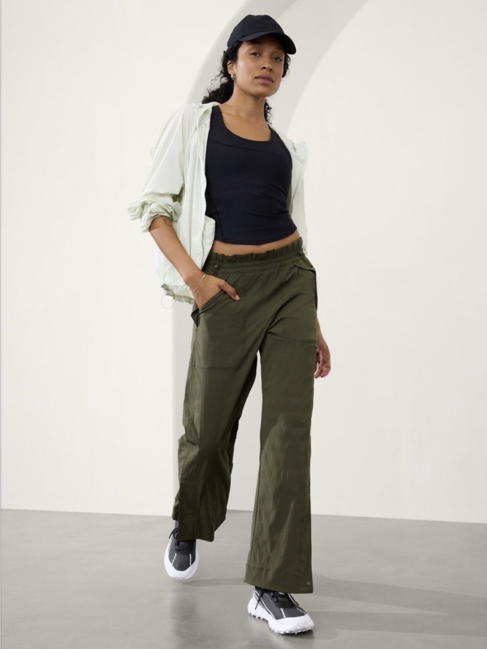 Athleta Trekkie High Rise Parachute Pants Aspen Olive Size 0